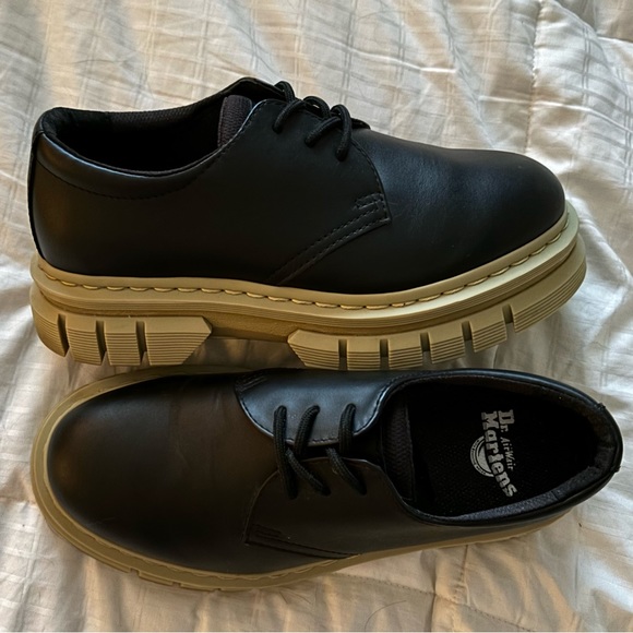 Dr. Martens Rikard Contrast Sole Leather Platform Oxfords - Picture 10 of 12